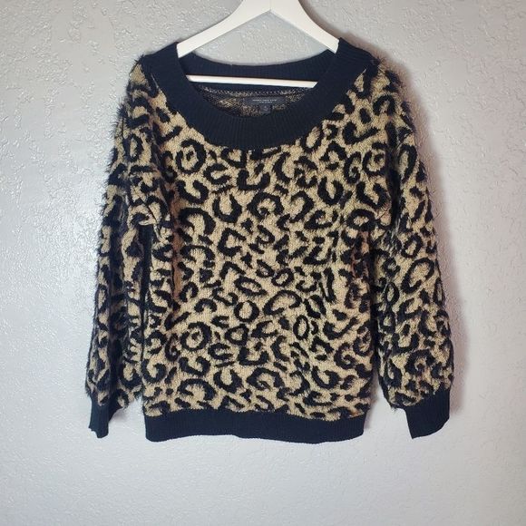 Andrew Marc New York Leopard Print Crewneck Stretchy Women's Sweater Size Medium - Picture 2 of 7